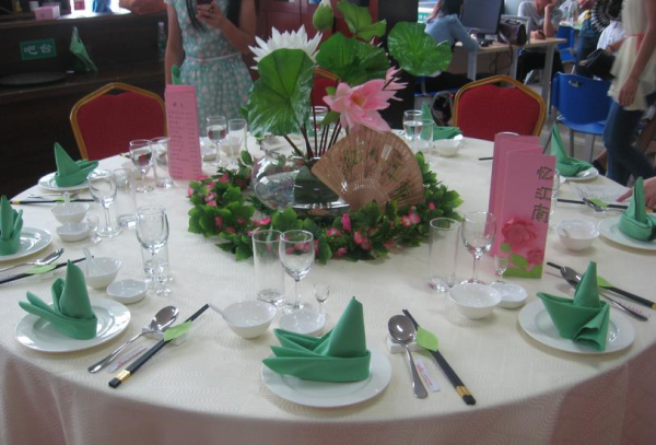 酒店管理专业举行2014中餐主题宴会设计赛-成