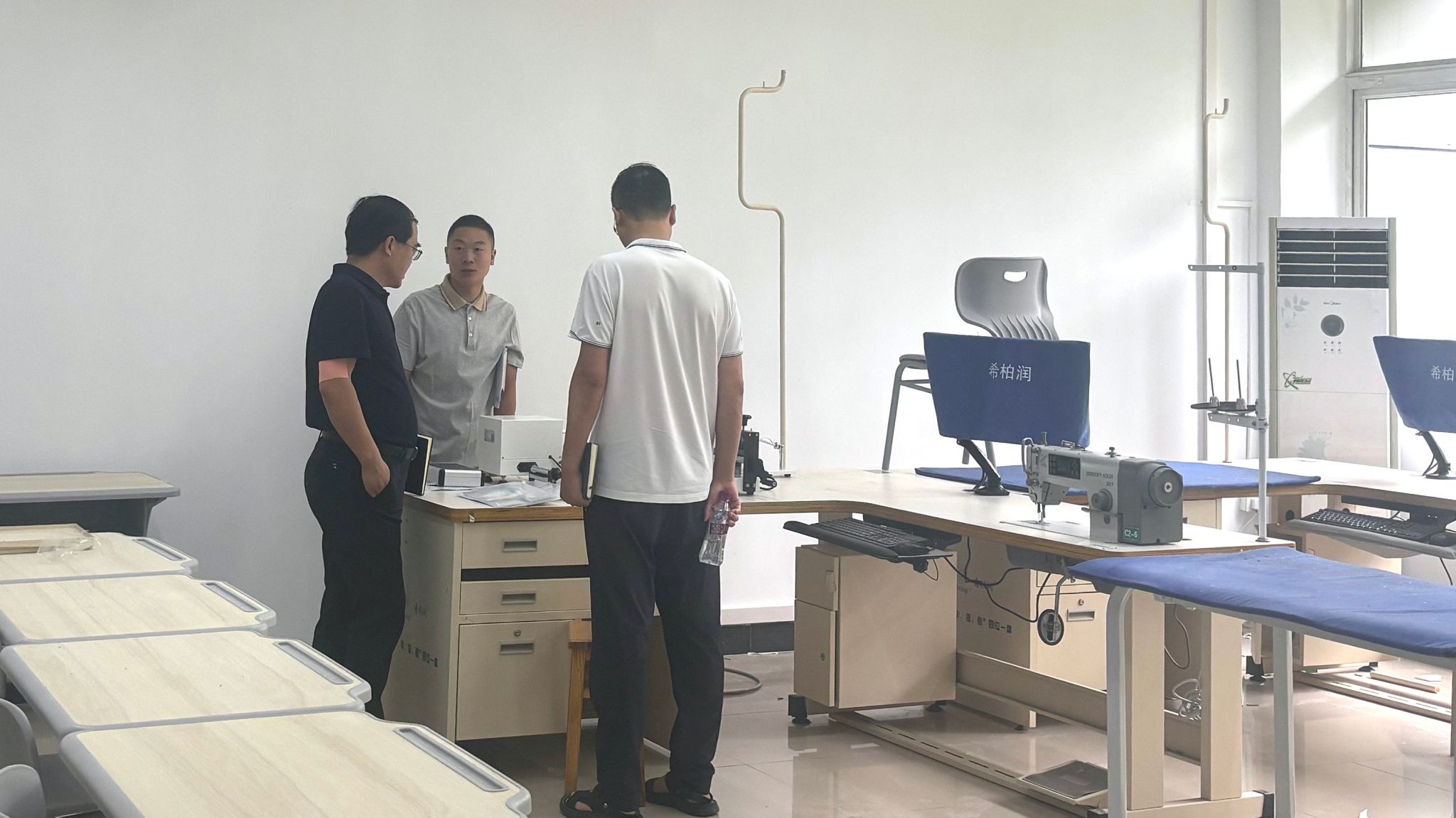 我校召开2025年世界职业院校技能大赛总决赛争夺赛纺织服装赛...