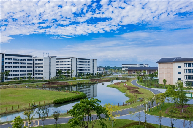 87载纺专升级，成都轻工职业技术大学诞生