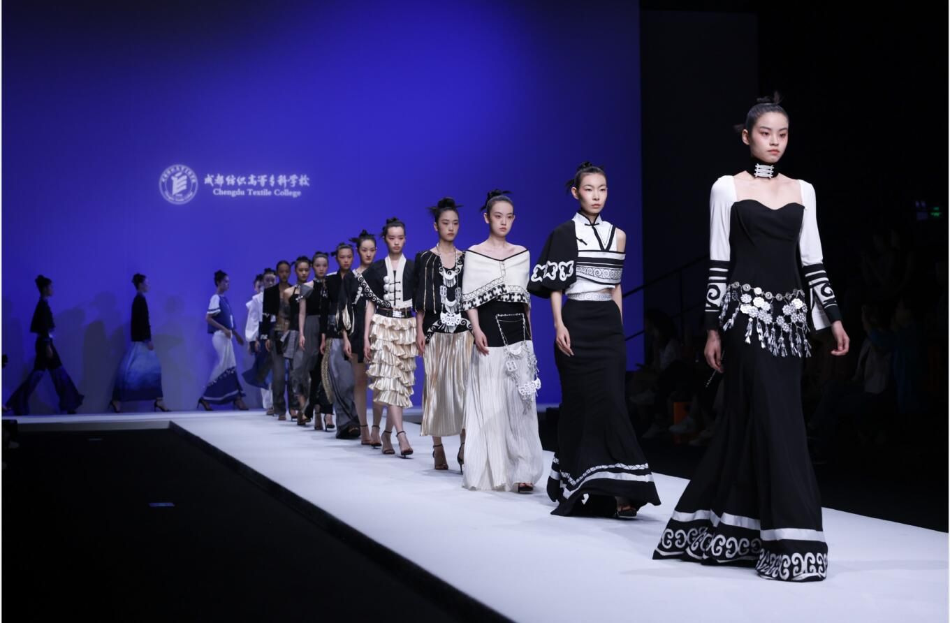 服装学院毕业设计作品亮相2024中国国际大学生时装周
